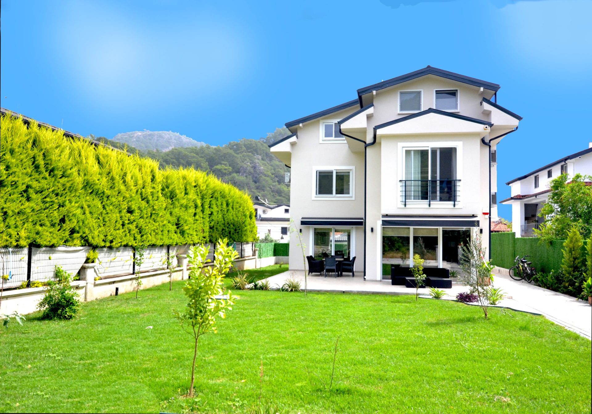 Göcek İnlice'de satılık geniş triplex Villa 1